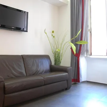 Ht Maximus Guest house 4*