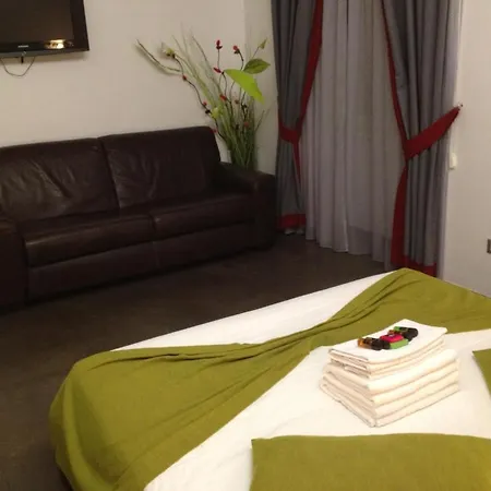 Ht Maximus Affittacamere 4*